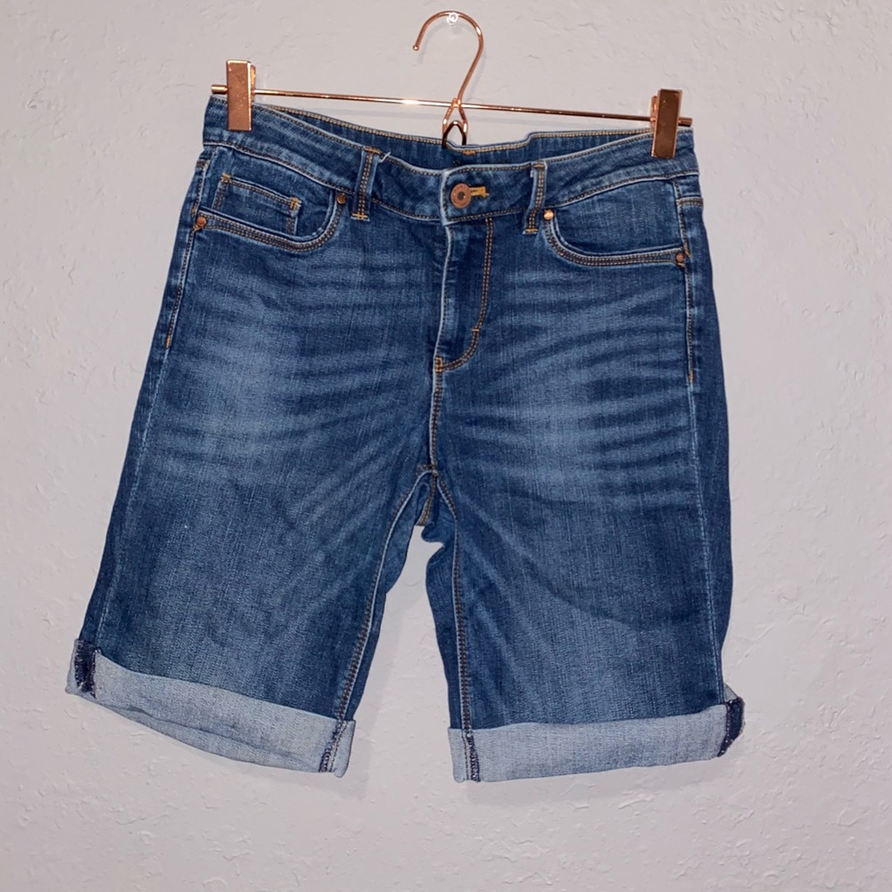Shorts - Picture 1 of 8